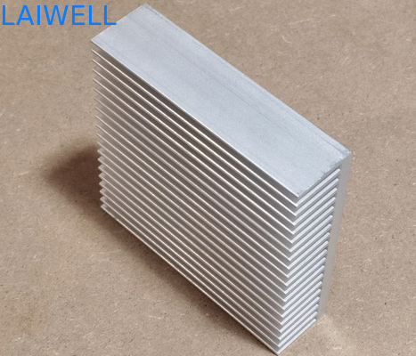 Van de Tandheatsink van de uitdrijvingsvoeding Strak van de het Aluminiumlegering Zuiver de Radiators Laag Gewicht voor Hitteuitwisseling