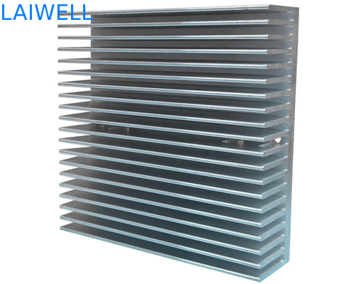 Van de Tandheatsink van de uitdrijvingsvoeding Strak van de het Aluminiumlegering Zuiver de Radiators Laag Gewicht voor Hitteuitwisseling