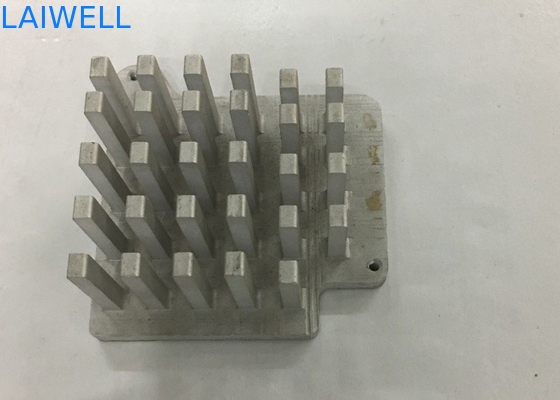 CNC van de stempelpers Metaal het Stempelen Aluminium die Delen Elektronische Radiator machinaal bewerken