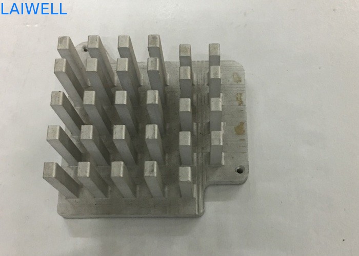 Gepersonaliseerde elektrische koeler met CNC-metalen stempelen Aluminiumprofielen Geëxtrudeerde warmteverspreiding Anodisering behandeling